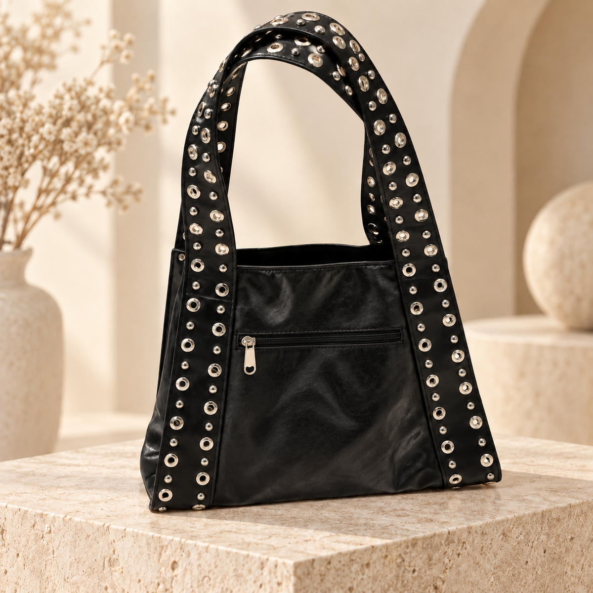 Sac cabas Rock Chic noir à œillets argentés